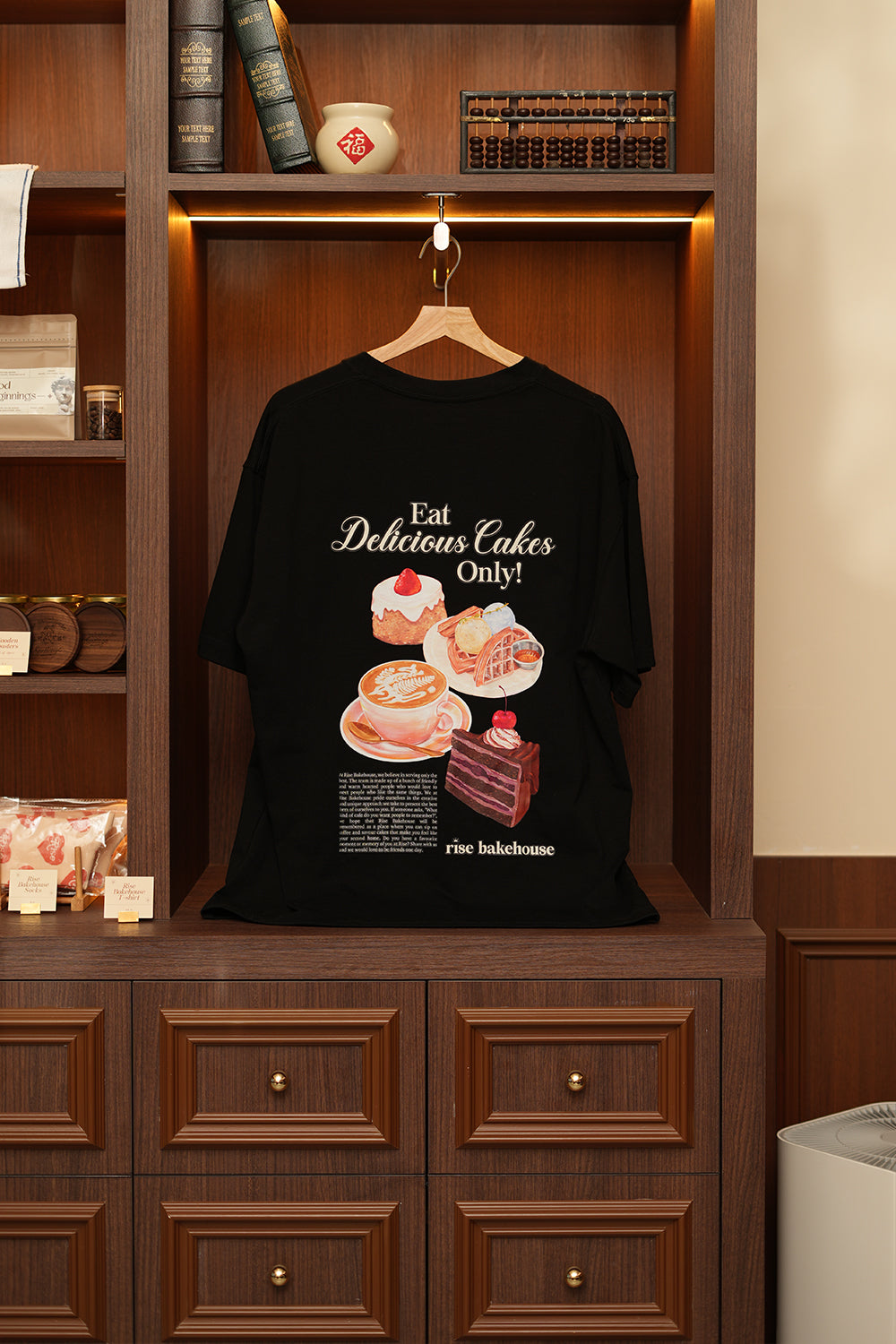 Eat Delicious Cakes Only! T-shirt