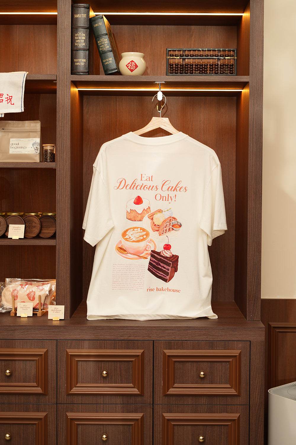 Eat Delicious Cakes Only! T-shirt