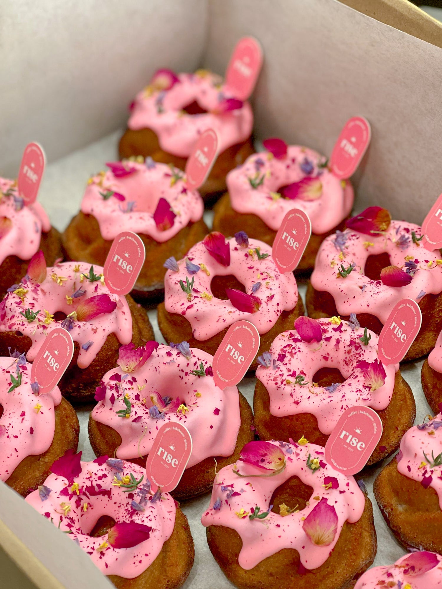 Image 29: Party & Dessert Boxes