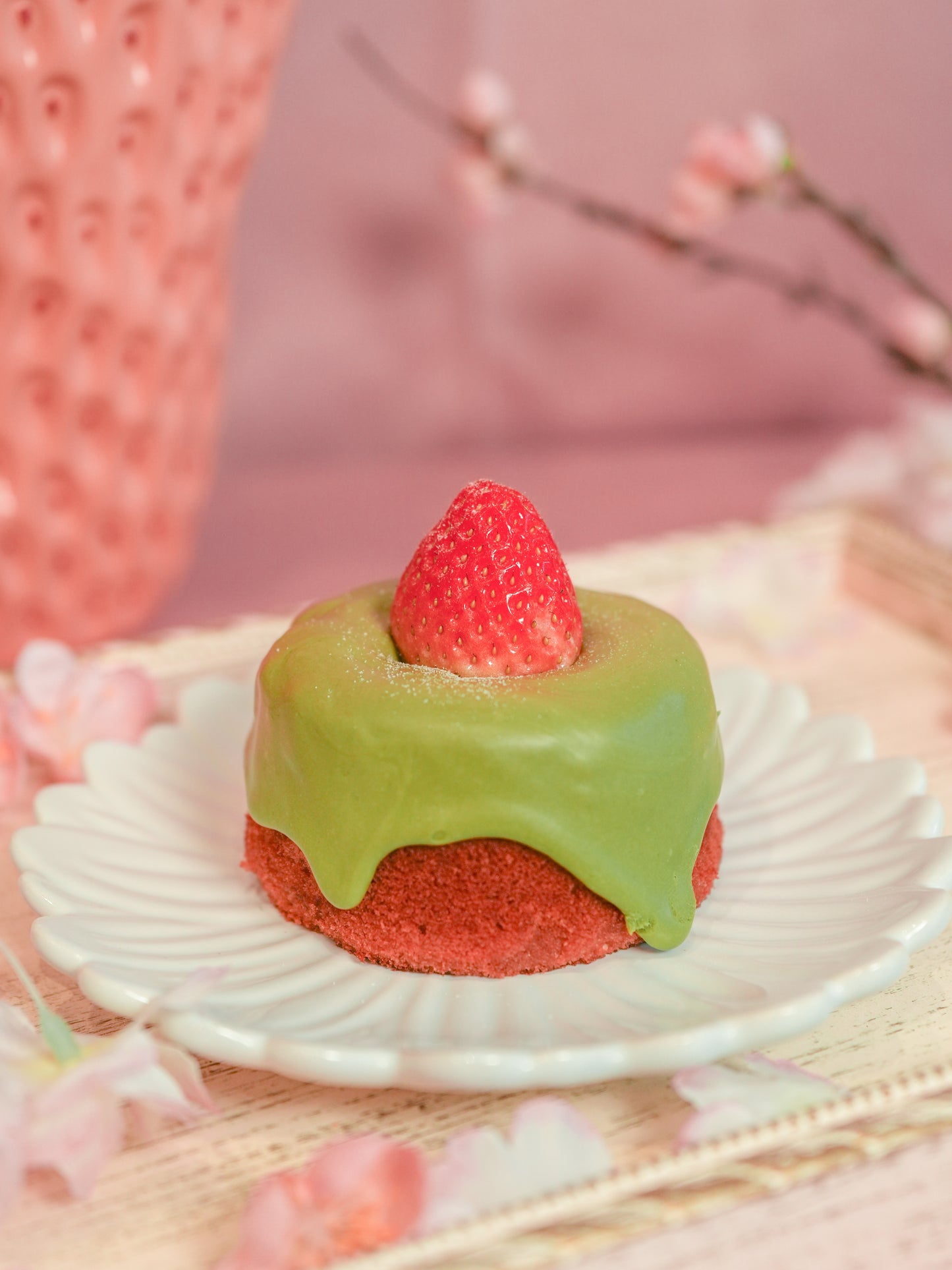 Strawberry Matcha Teacake 🌸